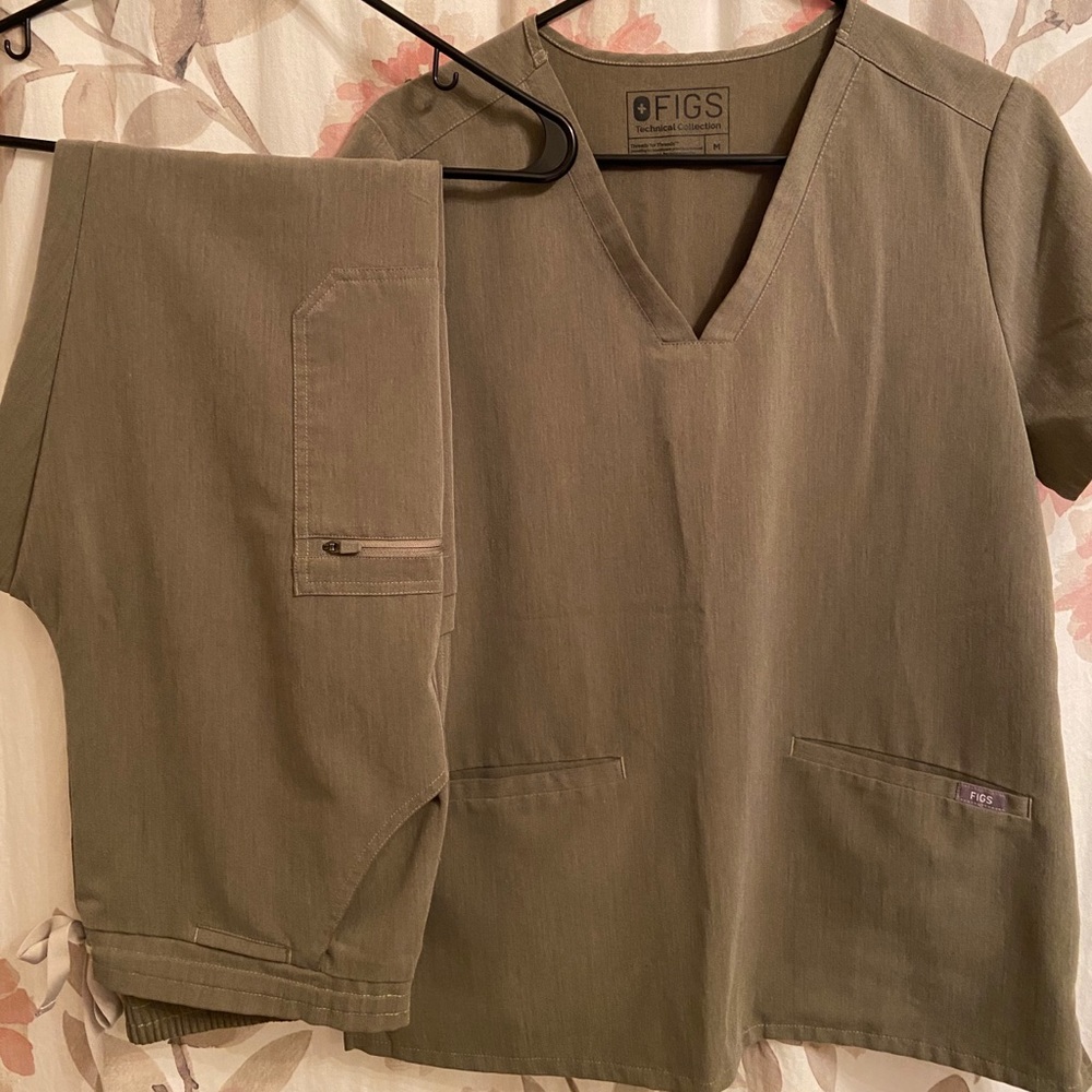 Figs Limited Edition Heather Olive set - Medium